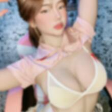  Nude