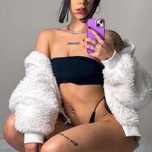  Nude