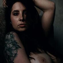  Nude