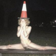  Nude