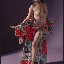  Nude