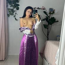  Nude