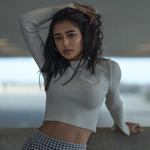  Nude