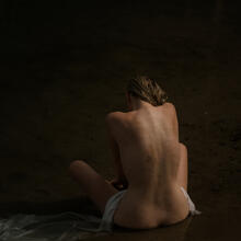  Nude