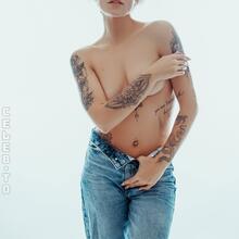  Nude