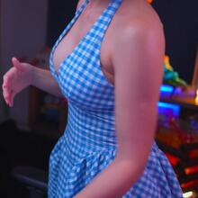  Nude