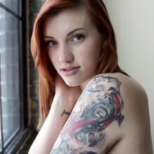  Nude