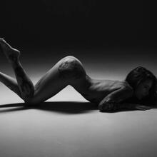  Nude