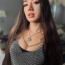  Nude