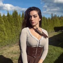 Nude