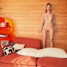  Nude