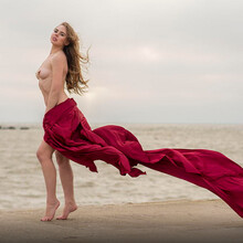  Nude