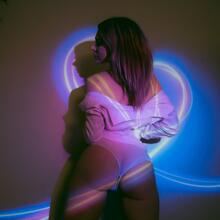  Nude