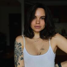  Nude
