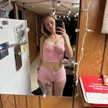  Nude