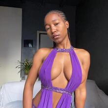  Nude