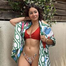  Nude