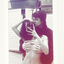  Nude