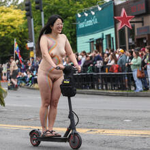  Nude