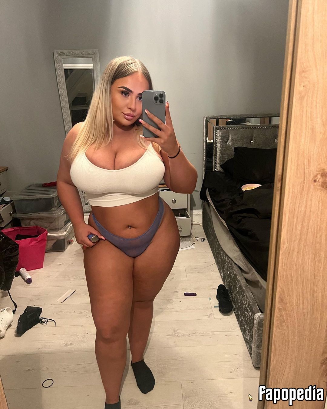 Molly OS Nude OnlyFans Leaks