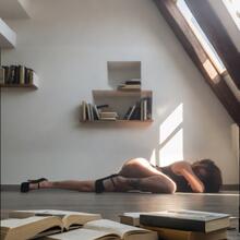  Nude
