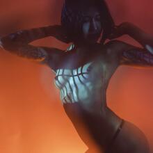  Nude