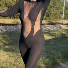  Nude