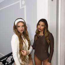  Nude