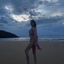 Nude