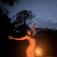  Nude