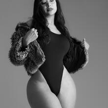  Nude