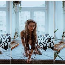  Nude