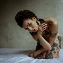  Nude