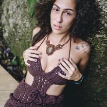  Nude
