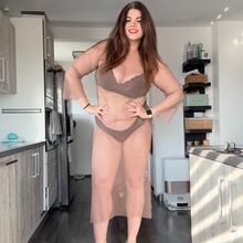  Nude