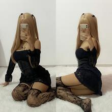  Nude