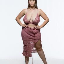  Nude