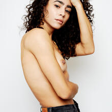  Nude