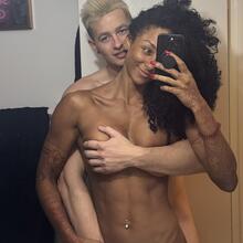  Nude