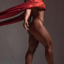  Nude