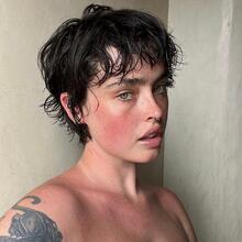  Nude