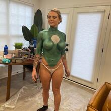  Nude