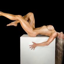  Nude