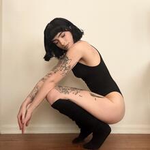  Nude
