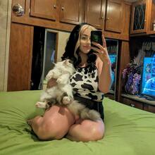  Nude