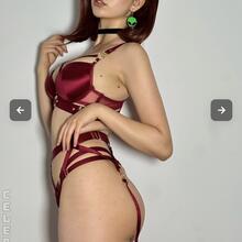 Nude