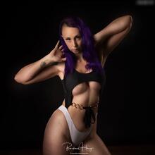  Nude