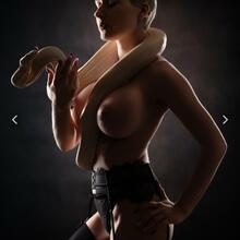  Nude