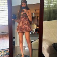  Nude