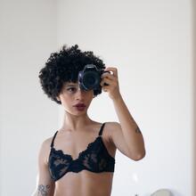  Nude